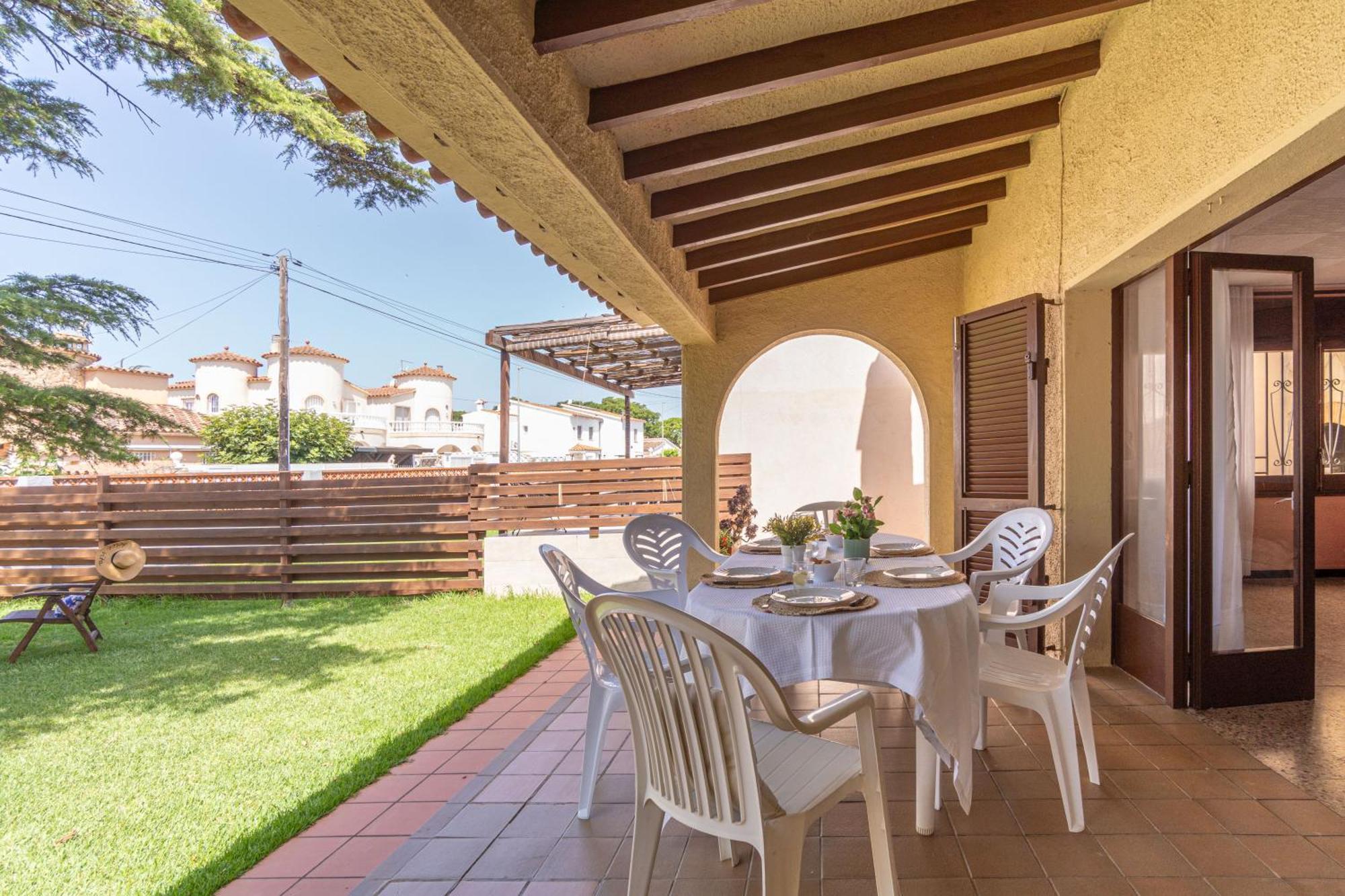 אמפוריבראבה Apart-Rent Casa Con Jardin Pani 0081 מראה חיצוני תמונה